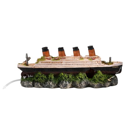Shipwreck titanic with airstone
